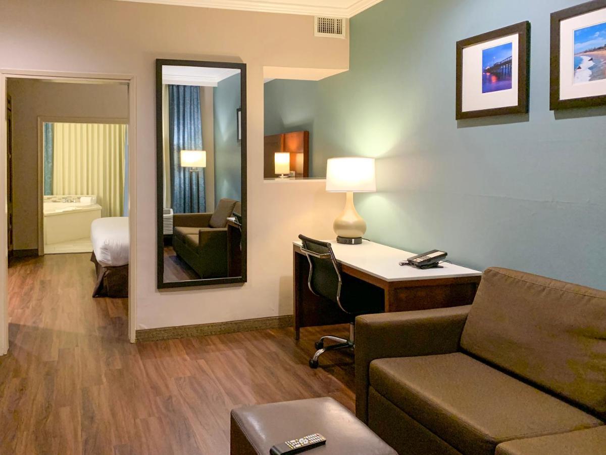 Mainstay Suites John Wayne Airport, A Choice Hotel Santa Ana Exterior photo